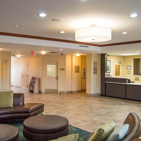 Candlewood Victoria By Ihg Ngoại thất bức ảnh