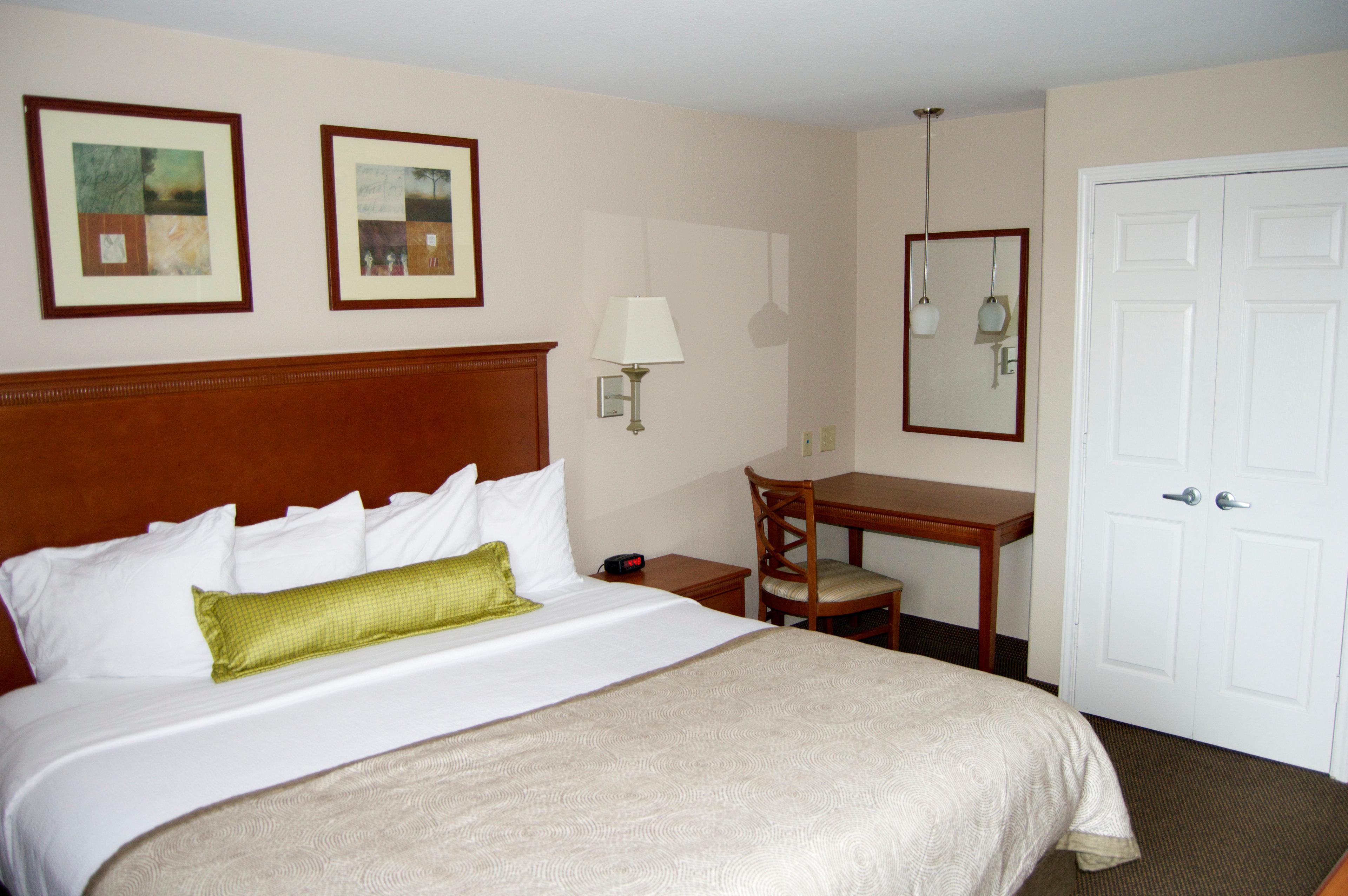Candlewood Victoria By Ihg Ngoại thất bức ảnh