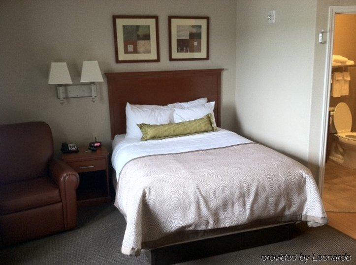 Candlewood Victoria By Ihg Ngoại thất bức ảnh